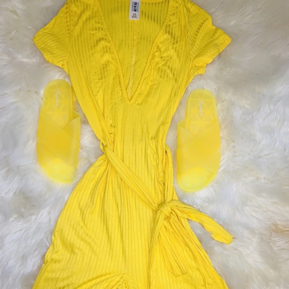 ❌SOLD❌Yellow romper - Picture 4 of 4